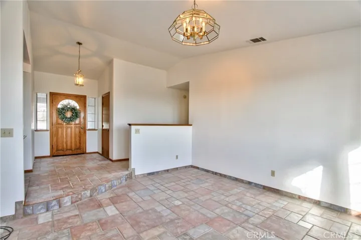8441 Sierra Vista, Phelan, California 92371