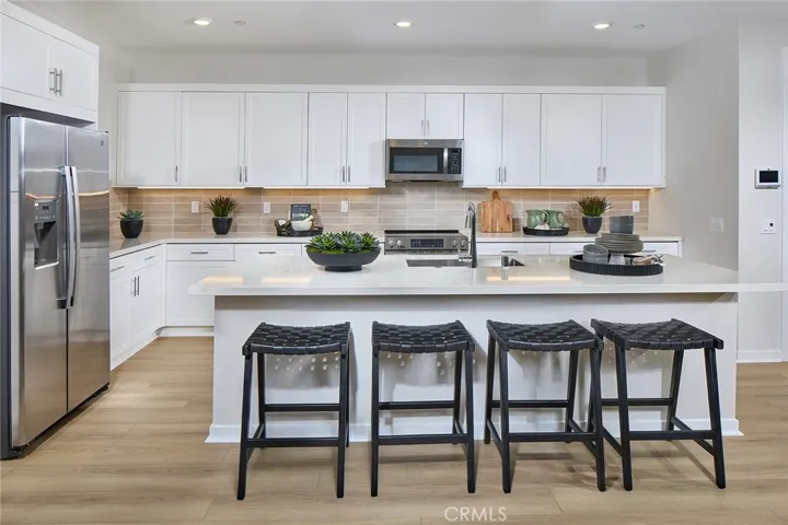 5825 Verdant Court, Eastvale, California 92880