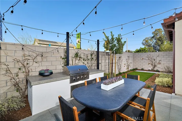 5825 Verdant Court, Eastvale, California 92880