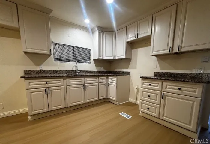 1097 N State Street 109, Hemet, California 92543