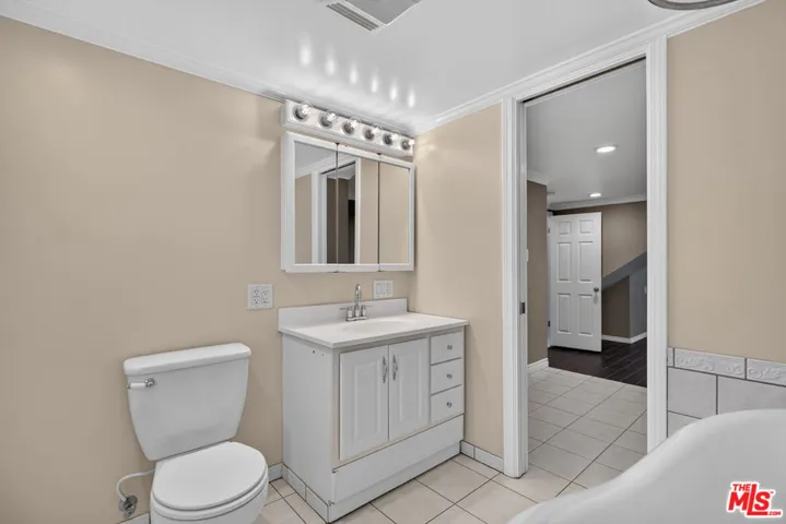 11029 Eldora Avenue, Sunland, California 91040