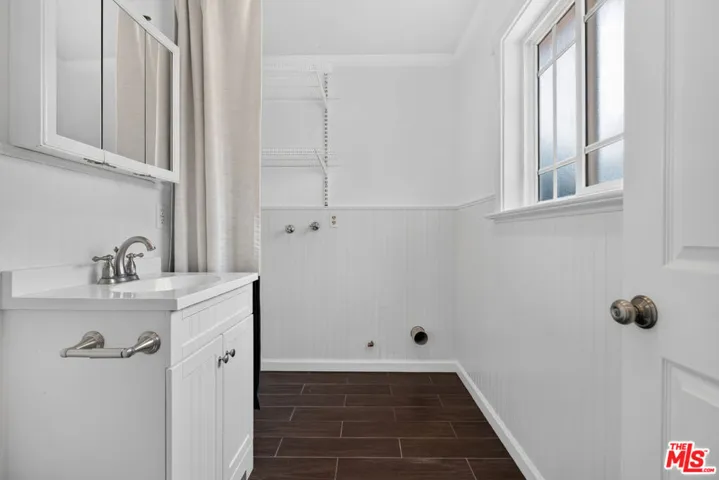 11029 Eldora Avenue, Sunland, California 91040