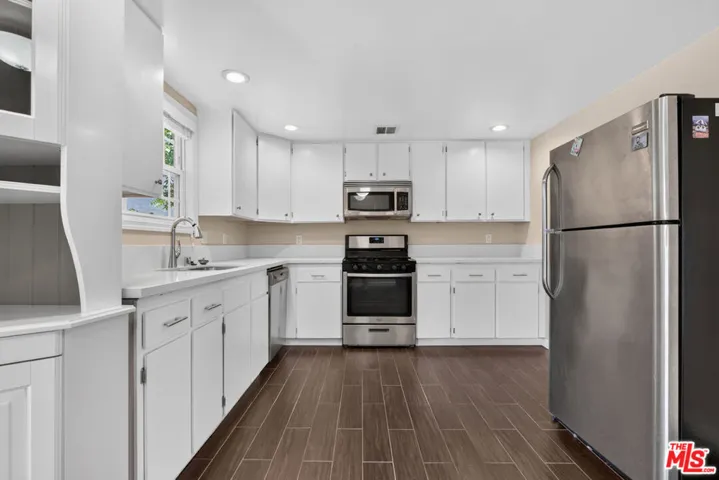 11029 Eldora Avenue, Sunland, California 91040