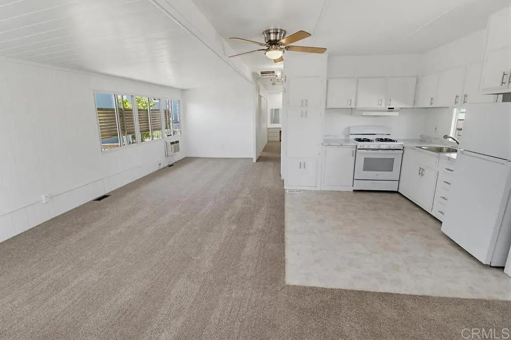 1285 E Washington Space 102