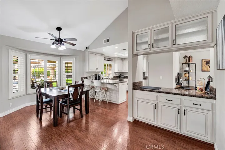 Dining room.