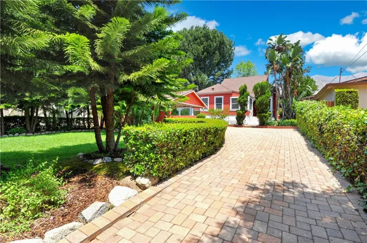 703 Manzanita, Sierra Madre, California 91024