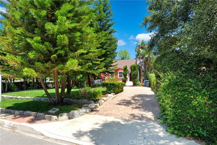 703 Manzanita, Sierra Madre, California 91024
