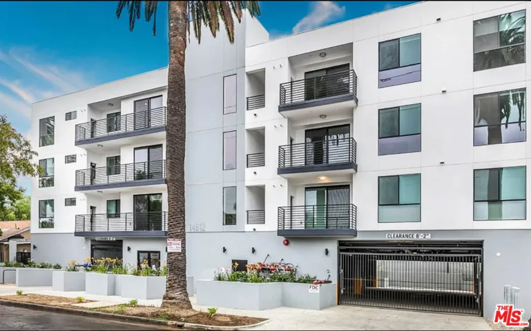 14612 Calvert Street 301, Van Nuys, California 91411