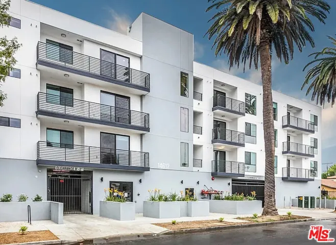 14612 Calvert Street 301, Van Nuys, California 91411