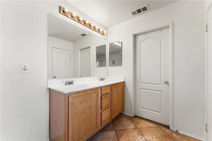 43203 Fanchon Avenue, Lancaster, California 93536