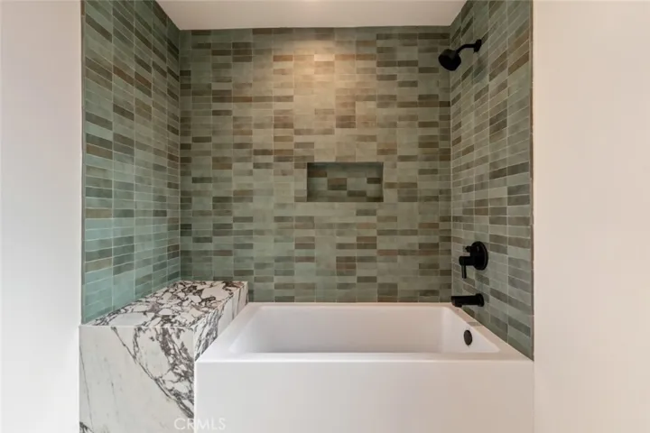 8960 Oak Park Avenue, Sherwood Forest, California 91325