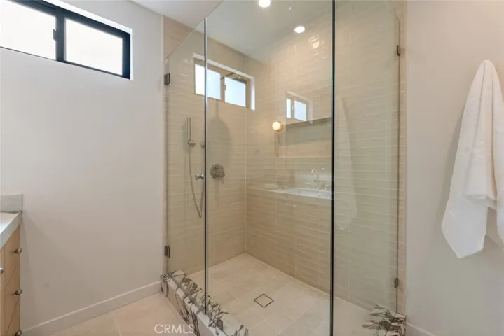 8960 Oak Park Avenue, Sherwood Forest, California 91325