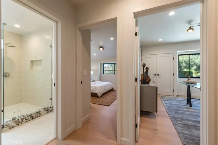 8960 Oak Park Avenue, Sherwood Forest, California 91325