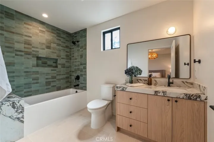 8960 Oak Park Avenue, Sherwood Forest, California 91325