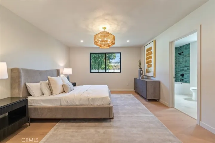 8960 Oak Park Avenue, Sherwood Forest, California 91325