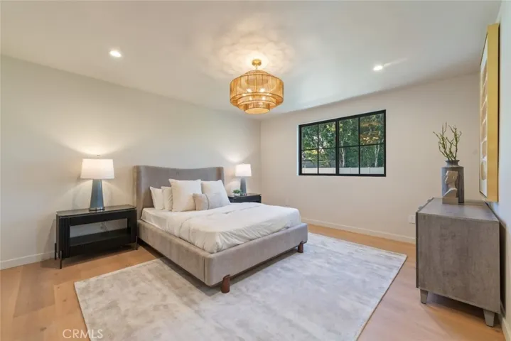 8960 Oak Park Avenue, Sherwood Forest, California 91325
