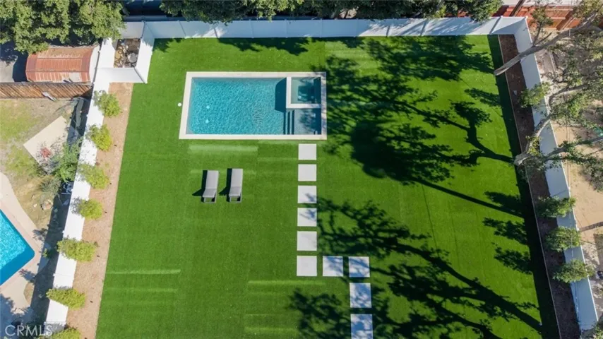 8960 Oak Park Avenue, Sherwood Forest, California 91325