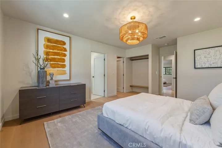 8960 Oak Park Avenue, Sherwood Forest, California 91325