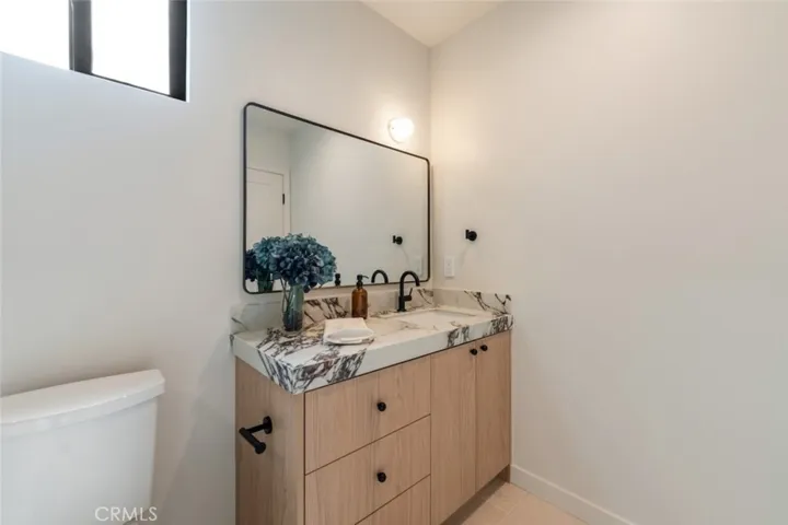 8960 Oak Park Avenue, Sherwood Forest, California 91325