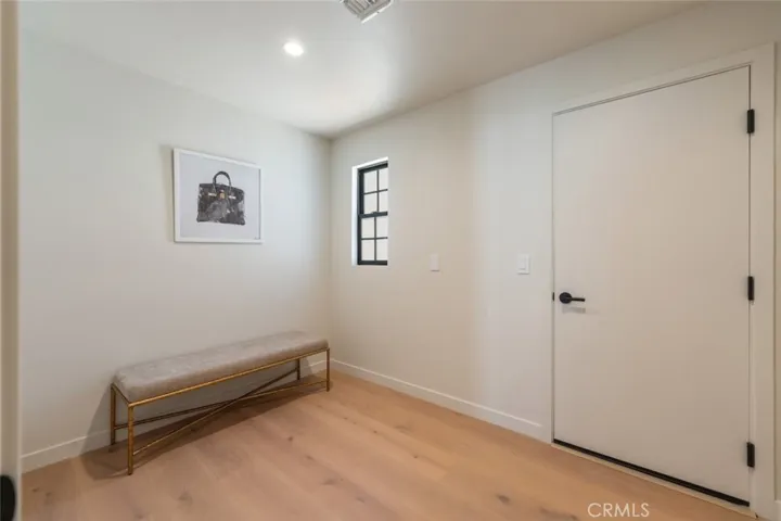8960 Oak Park Avenue, Sherwood Forest, California 91325
