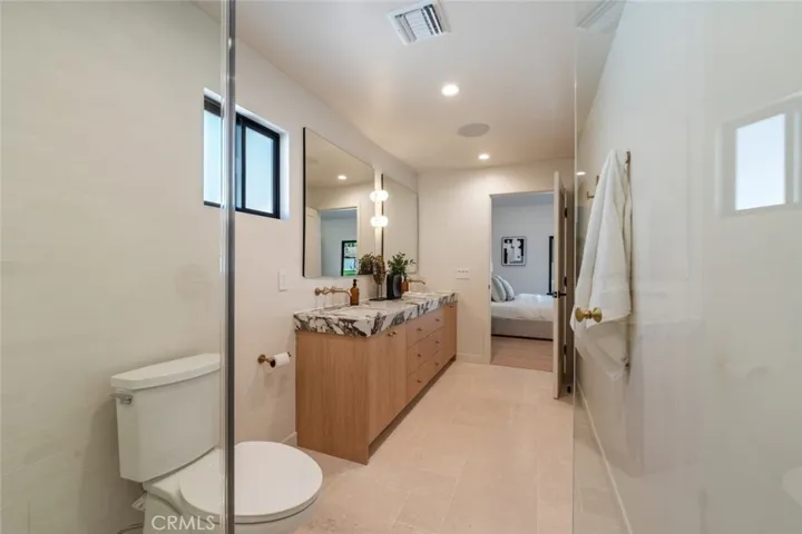 8960 Oak Park Avenue, Sherwood Forest, California 91325