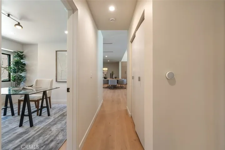 8960 Oak Park Avenue, Sherwood Forest, California 91325
