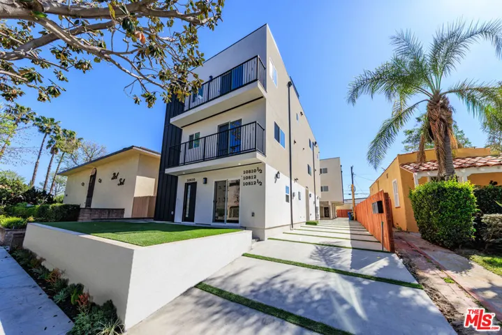 10810 Hesby Street, North Hollywood, California 91601