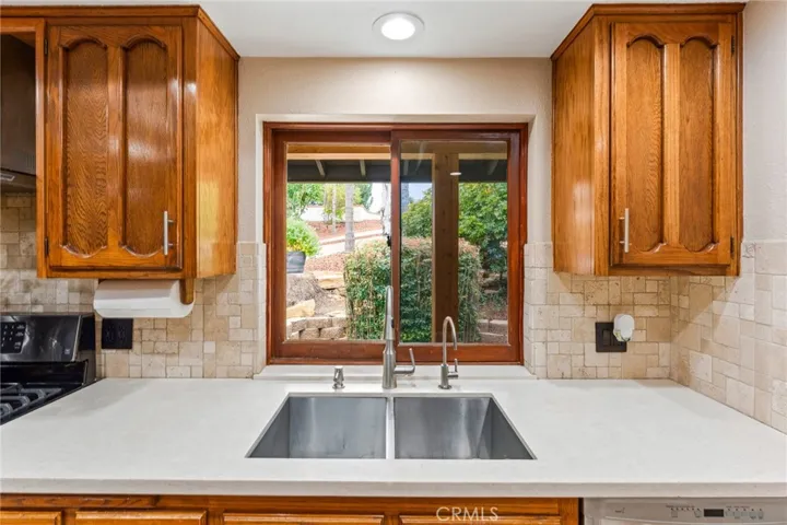 1916 Tumin Road, La Habra Heights, California 90631