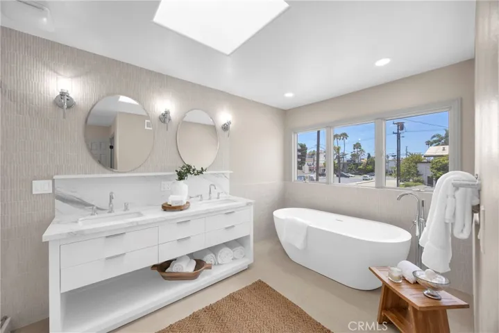 Upstairs Primary Bathroom