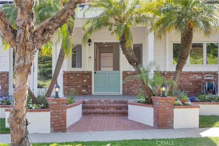 Appian Way Front Entry