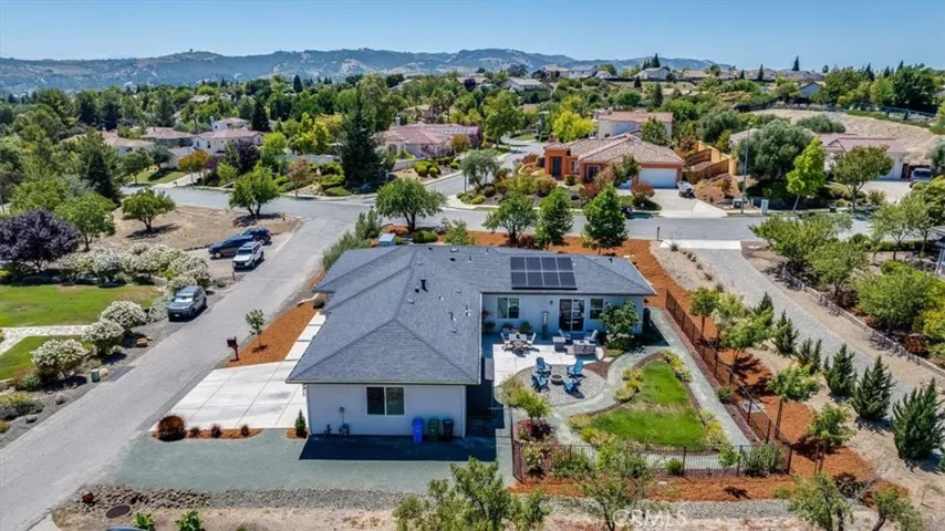 1520 Lyle Lane, Paso Robles, California 93446
