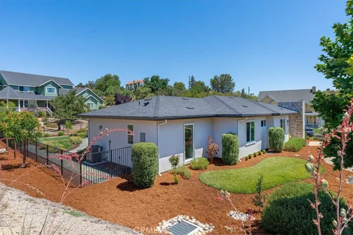 1520 Lyle Lane, Paso Robles, California 93446