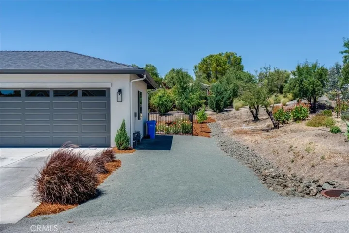 1520 Lyle Lane, Paso Robles, California 93446