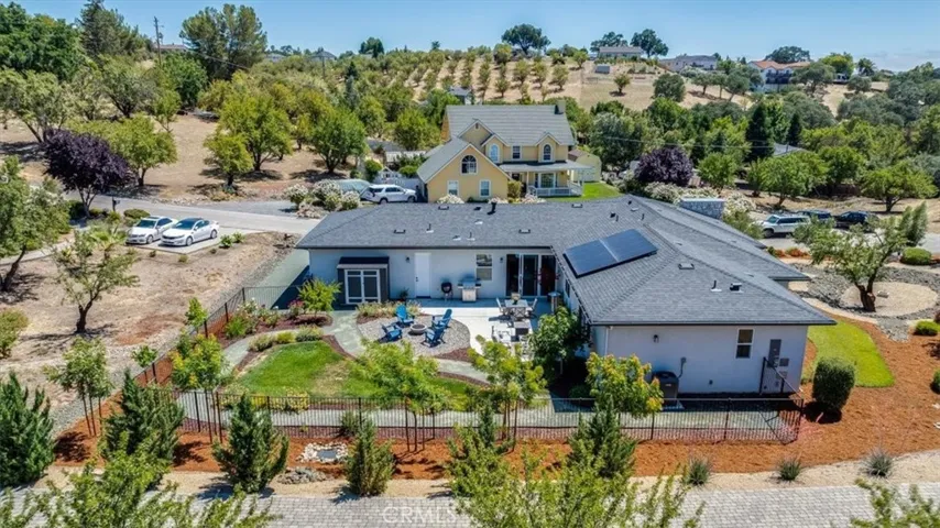 1520 Lyle Lane, Paso Robles, California 93446