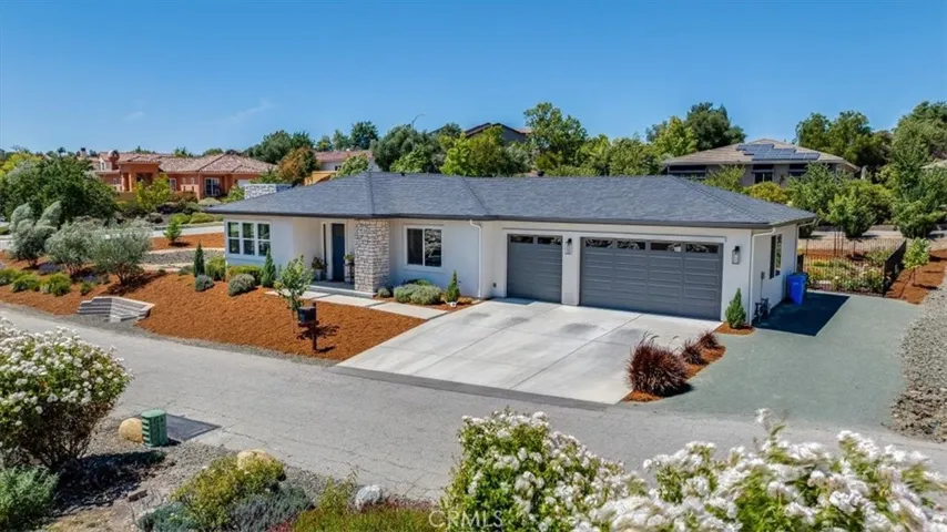 1520 Lyle Lane, Paso Robles, California 93446