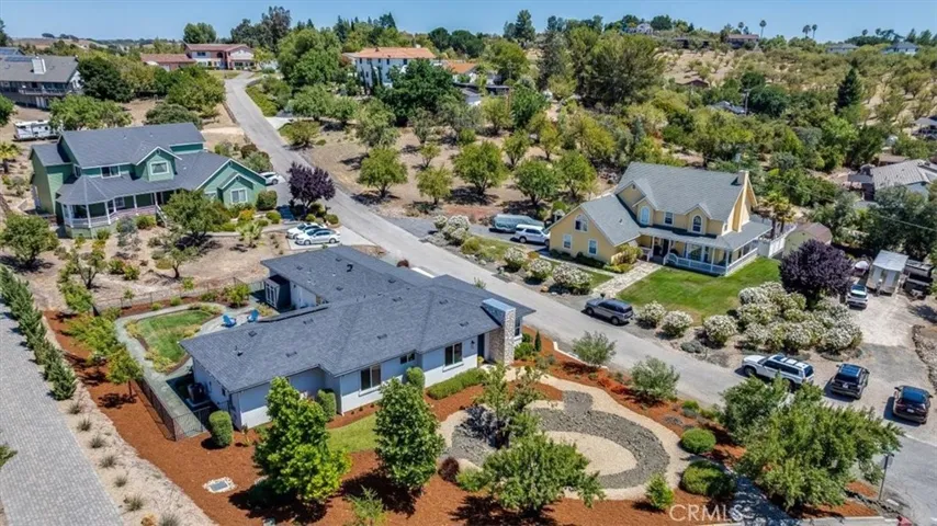1520 Lyle Lane, Paso Robles, California 93446