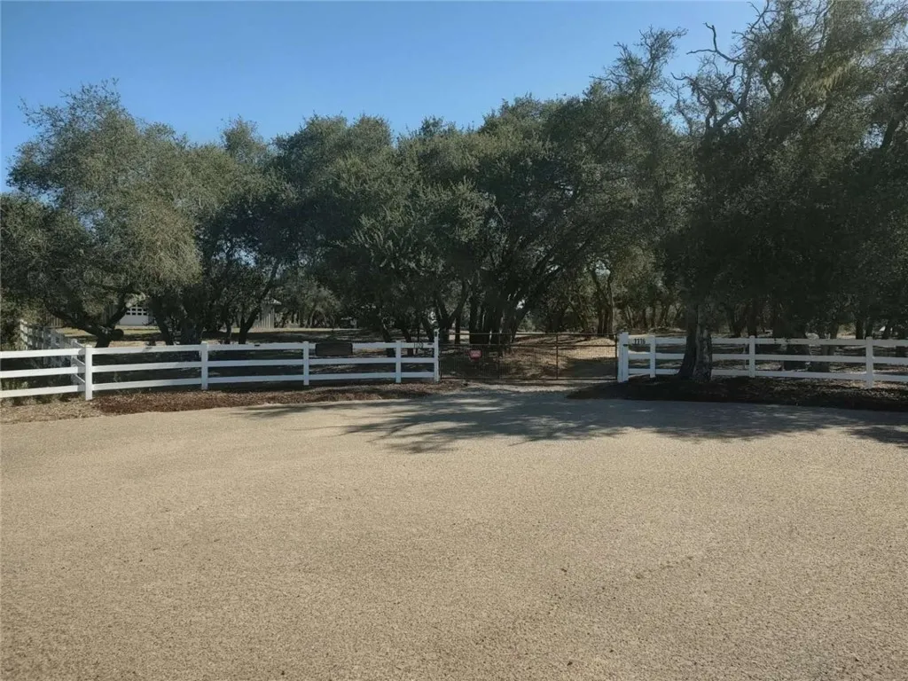 1116 1120 Rolling Oaks Drive, Arroyo Grande, California 93420 — photo 4