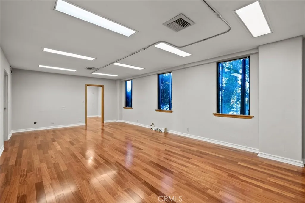 8201 Sepulveda Place, Panorama City, California 91402 — photo 5