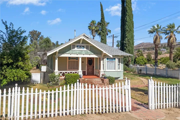 27440 Dartmouth, Hemet, California 92544