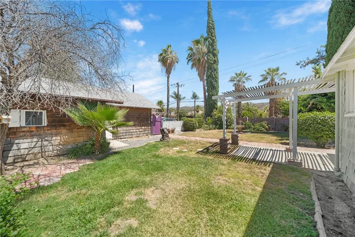 27440 Dartmouth, Hemet, California 92544