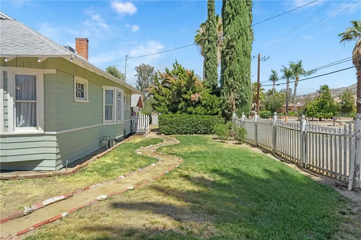 27440 Dartmouth, Hemet, California 92544