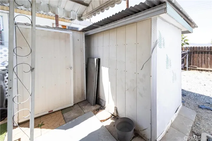 2 Sheds