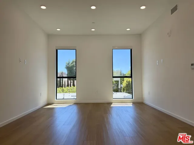 5119 Colfax Avenue 306, Valley Village, California 91601