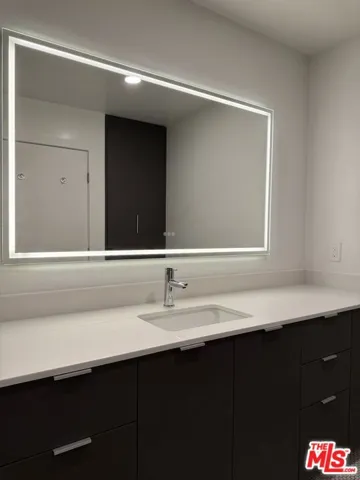 5119 Colfax Avenue 306, Valley Village, California 91601