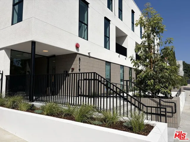 5119 Colfax Avenue 306, Valley Village, California 91601