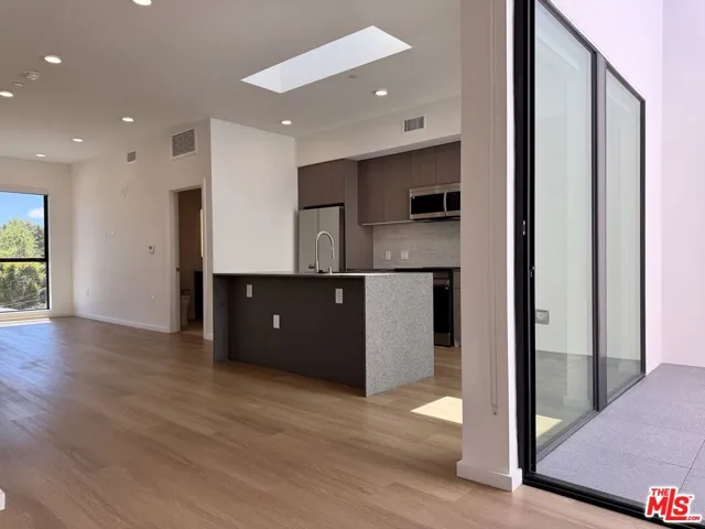 5119 Colfax Avenue 306, Valley Village, California 91601