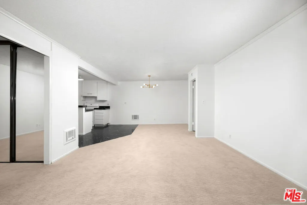 355 S Los Robles Avenue 210, Pasadena, California 91101 — photo 5