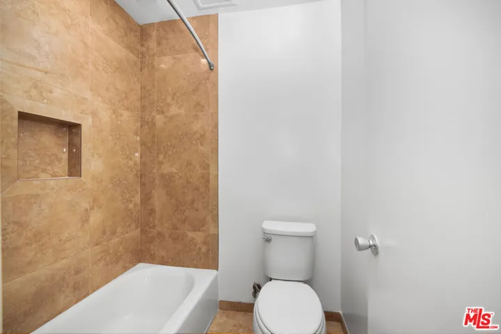 355 S Los Robles Avenue 210, Pasadena, California 91101