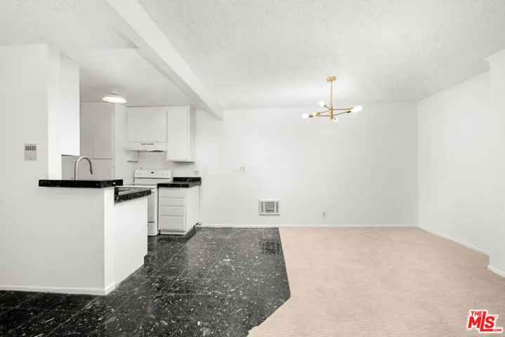 355 S Los Robles Avenue 210, Pasadena, California 91101