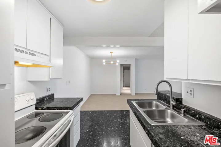 355 S Los Robles Avenue 210, Pasadena, California 91101